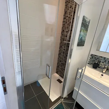 Loft Des 7 Chemins - 4 Voyageurs Decines-Charpieu